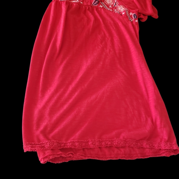 Feminine Embroidered Red Blouse - Picture 4 of 5